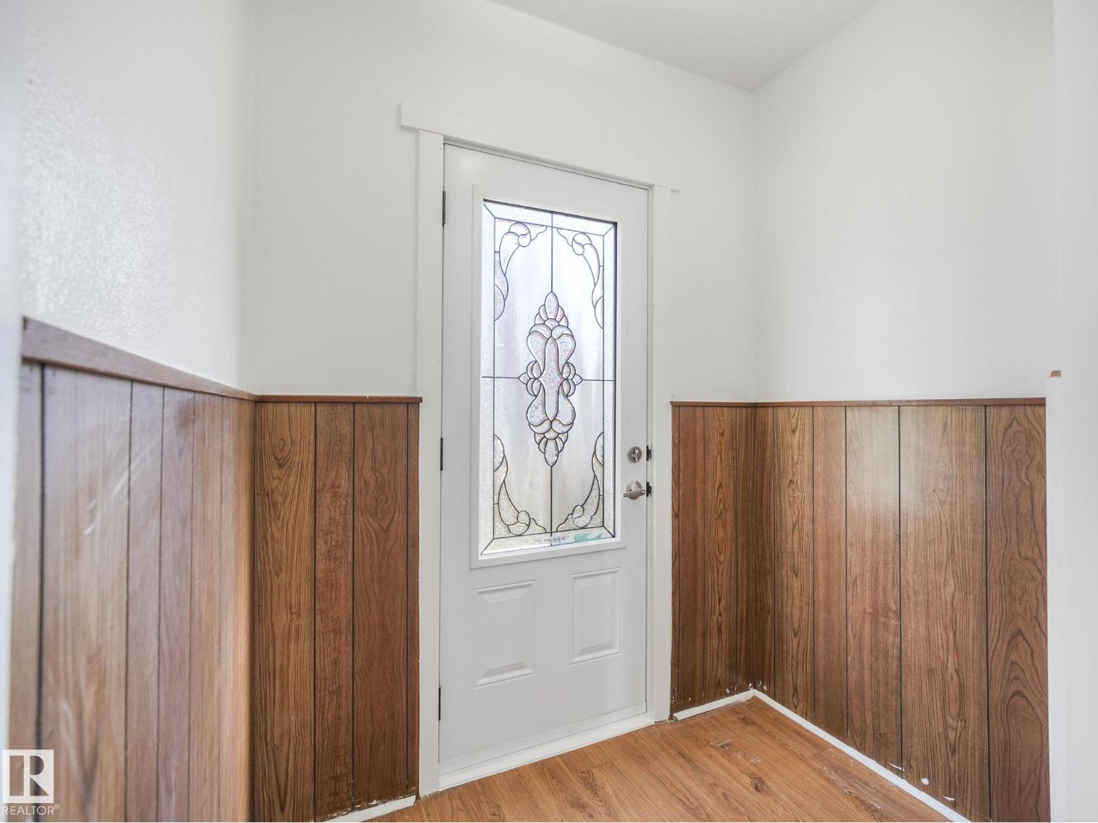 9638 106 Av NW, Edmonton, Alberta  T5H 0N4 - Photo 5 - E4476654