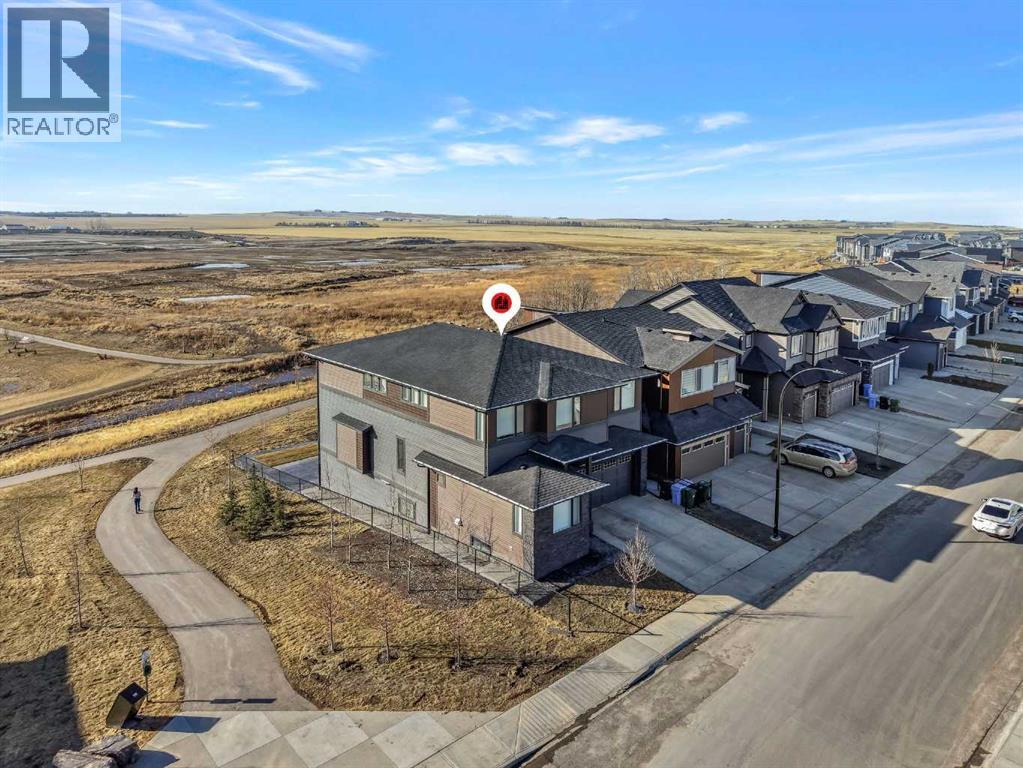 351 Lucas Way NW, Calgary, Alberta