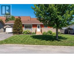 17 WOLMSLEY CRESCENT, ottawa, Ontario