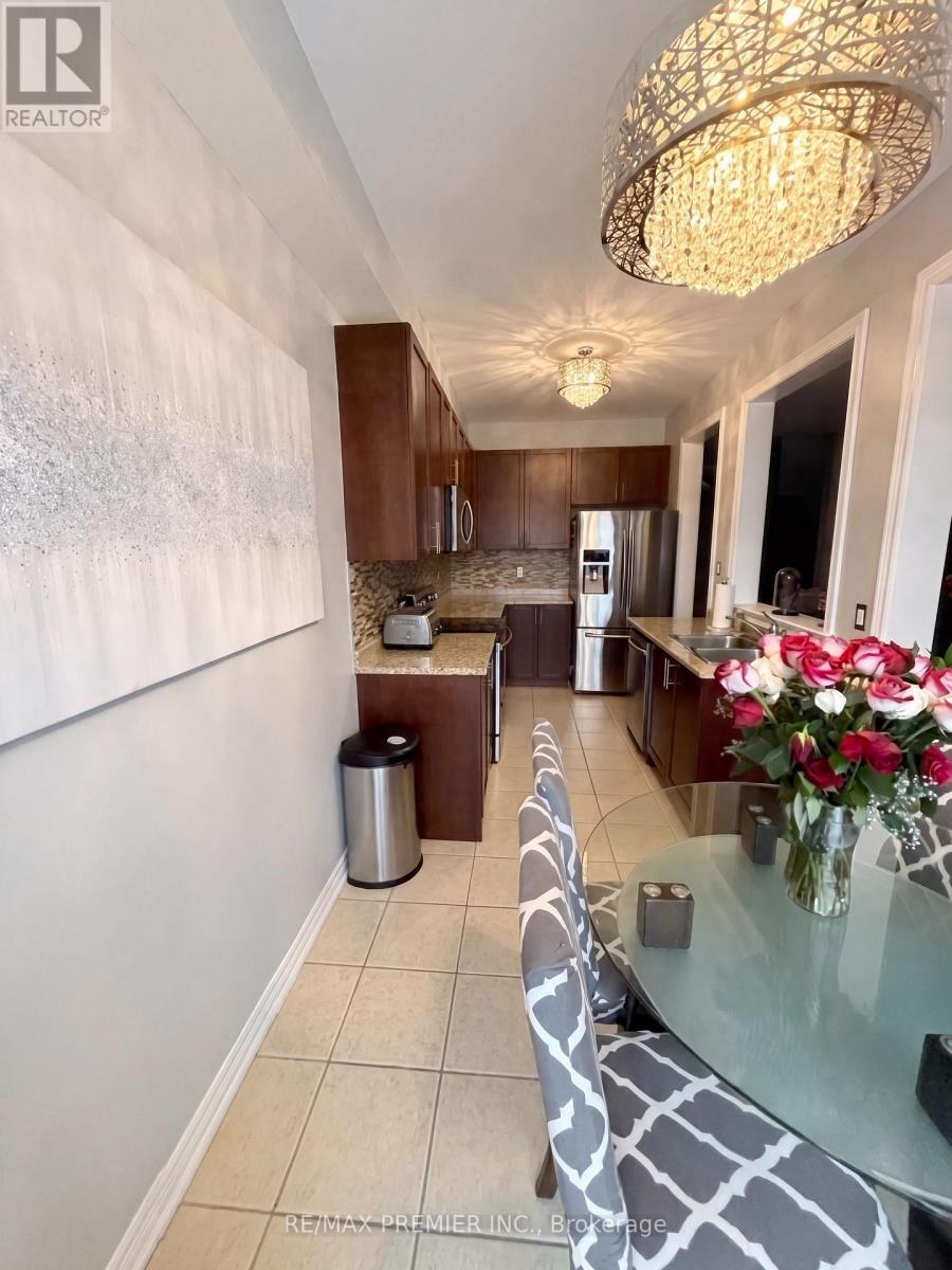 82 Chesterwood Crescent, Brampton, Ontario  L6Y 0Z5 - Photo 13 - W12961110