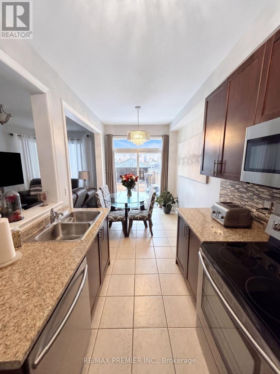 82 Chesterwood Crescent, Brampton, Ontario  L6Y 0Z5 - Photo 12 - W12961110