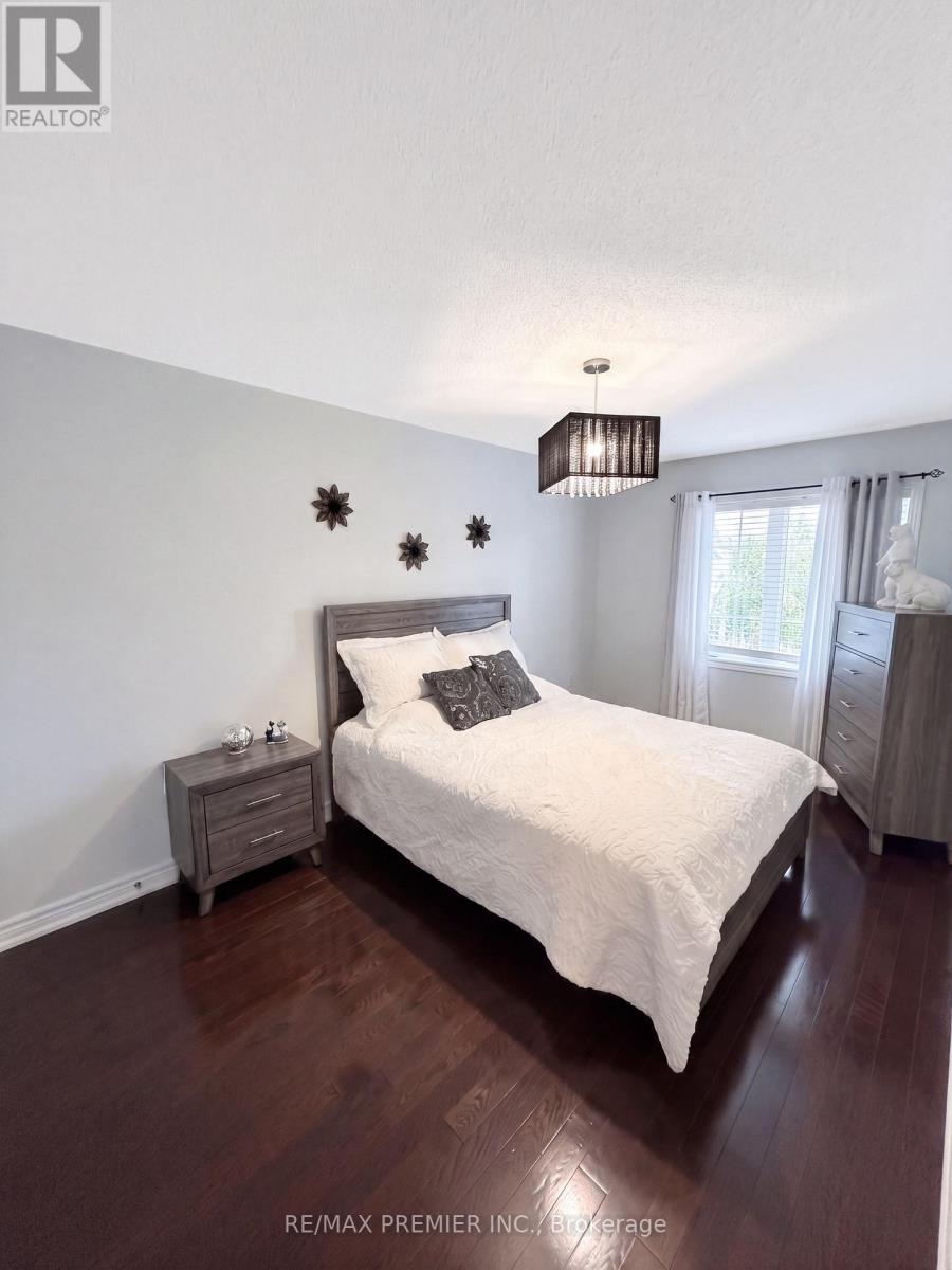 82 Chesterwood Crescent, Brampton, Ontario  L6Y 0Z5 - Photo 28 - W12961110