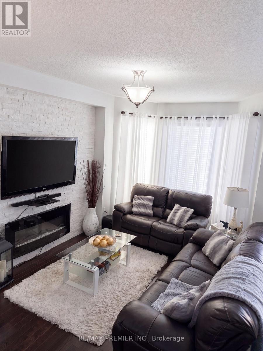 82 Chesterwood Crescent, Brampton, Ontario  L6Y 0Z5 - Photo 8 - W12961110