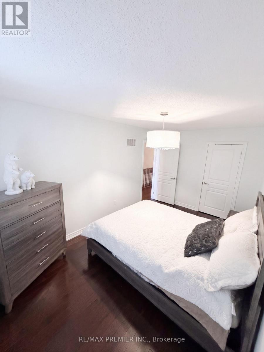 82 Chesterwood Crescent, Brampton, Ontario  L6Y 0Z5 - Photo 29 - W12961110