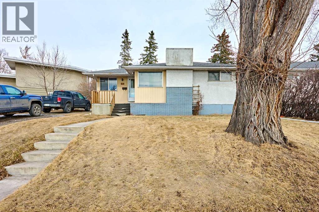 28 Cornell Place NW, Calgary, Alberta  T2K 1J4 - Photo 2 - A2292823