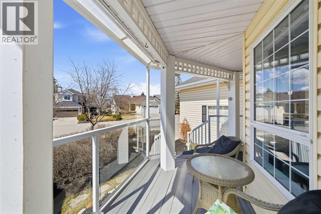 3 Riverview Court, Cochrane, Alberta  T4C 1K6 - Photo 4 - A2299457