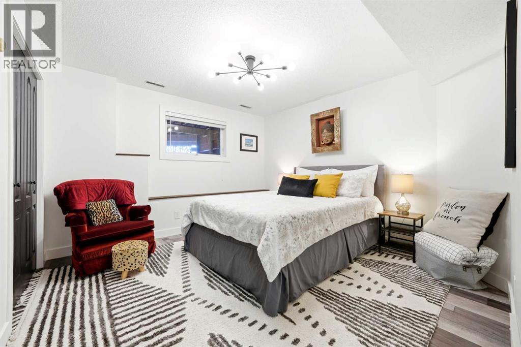 3 Riverview Court, Cochrane, Alberta  T4C 1K6 - Photo 36 - A2299457