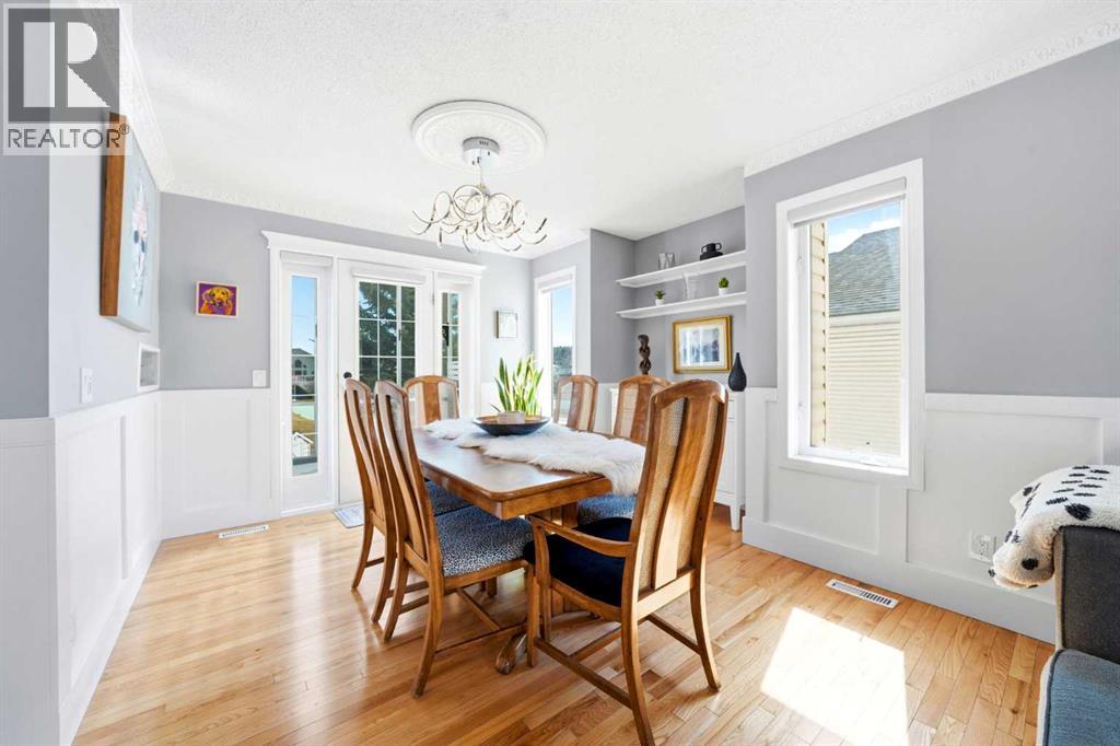 3 Riverview Court, Cochrane, Alberta  T4C 1K6 - Photo 9 - A2299457