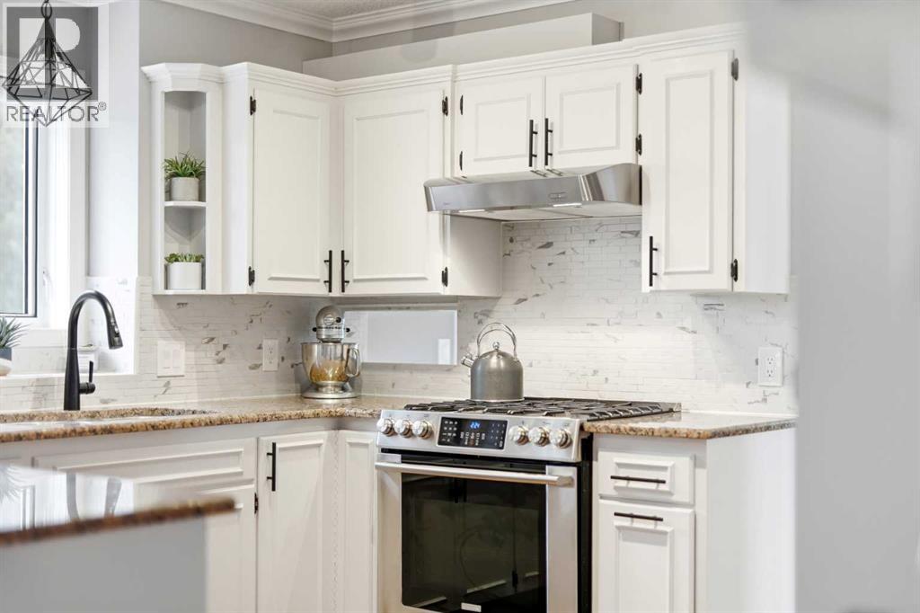 3 Riverview Court, Cochrane, Alberta  T4C 1K6 - Photo 15 - A2299457