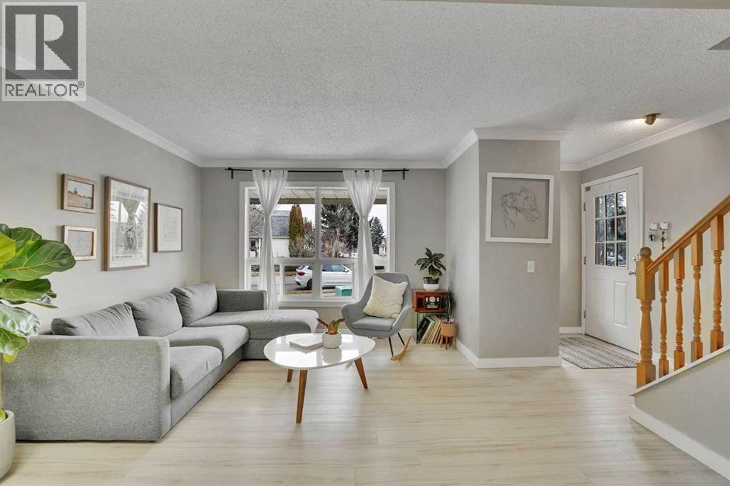 12 Queen Anne Close Se, Calgary, Alberta  T2J 6N6 - Photo 8 - A2302702