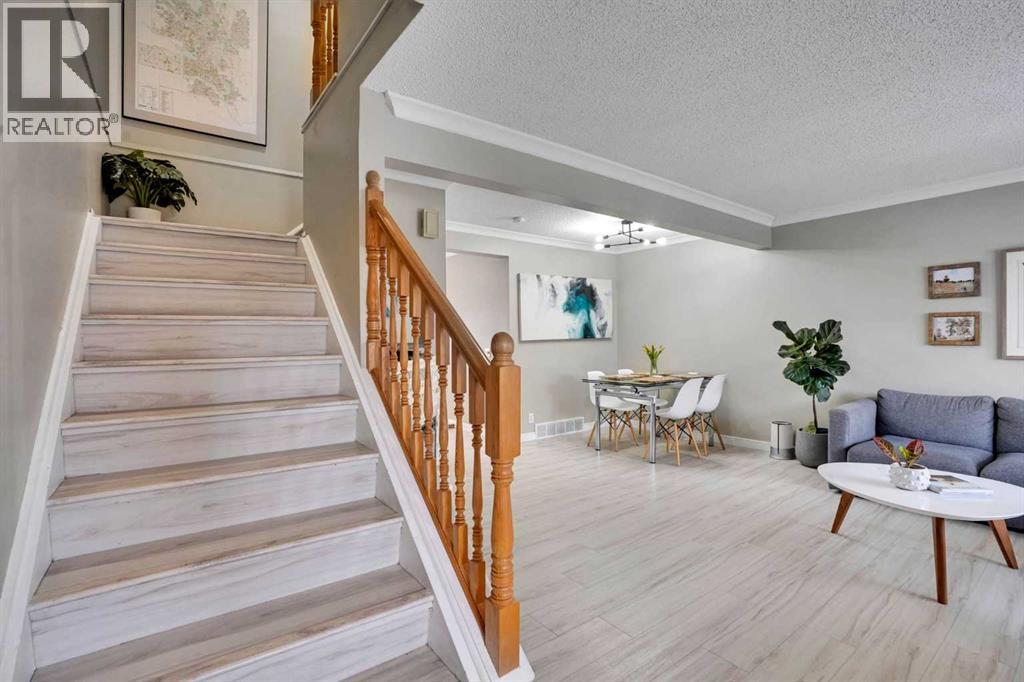 12 Queen Anne Close Se, Calgary, Alberta  T2J 6N6 - Photo 7 - A2302702