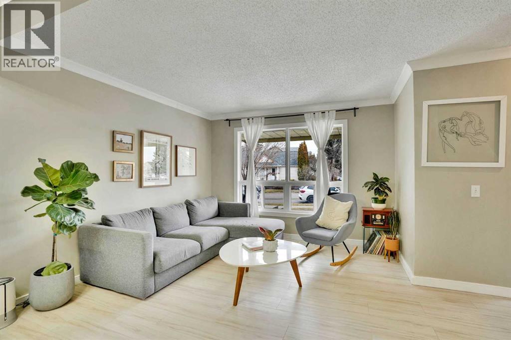 12 Queen Anne Close Se, Calgary, Alberta  T2J 6N6 - Photo 10 - A2302702