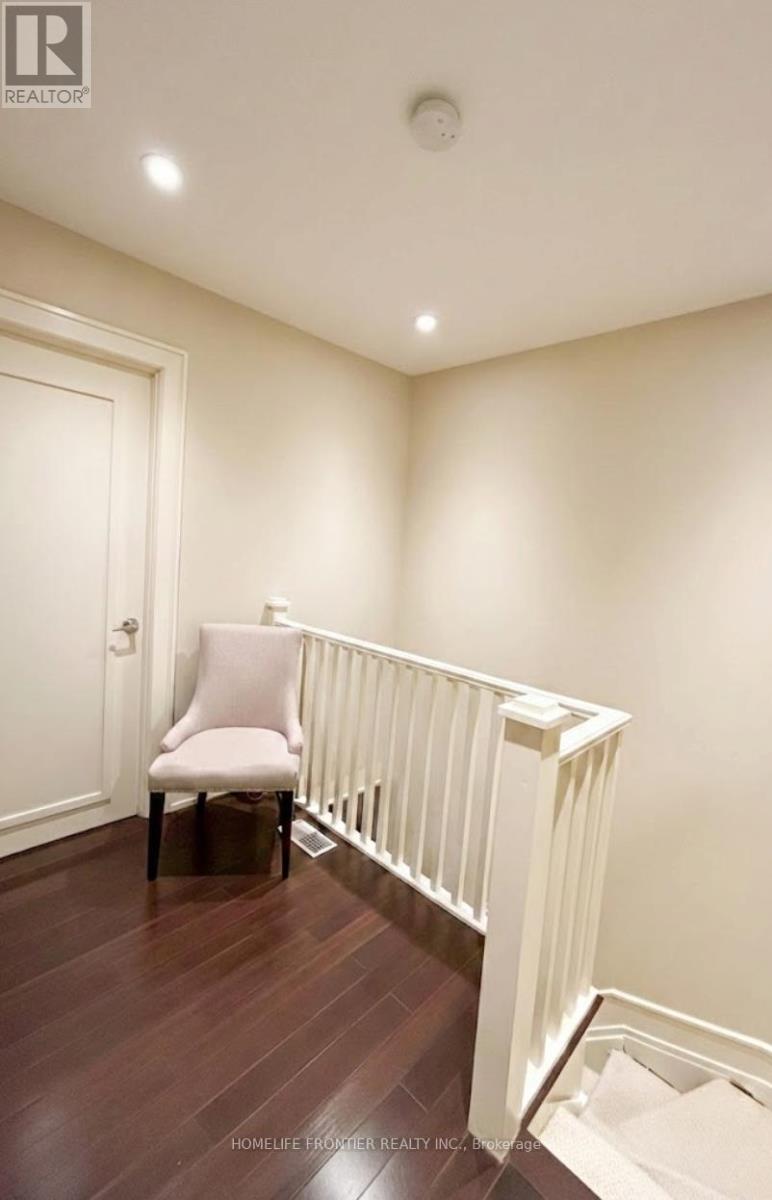 38 Henderson Avenue, Toronto, Ontario  M6J 2B8 - Photo 10 - C13017526