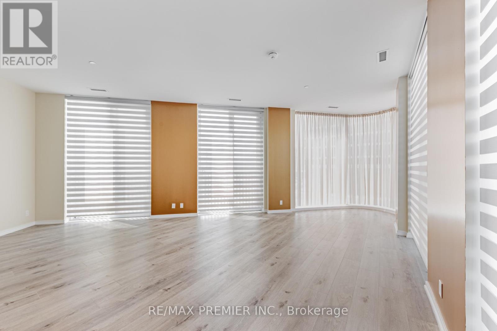 207 - 1000 Portage Parkway, Vaughan, Ontario  L4K 0L1 - Photo 8 - N13017502