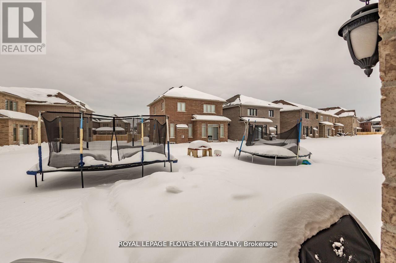 13 Ferragine Crescent, Bradford West Gwillimbury (Bradford), Ontario  L3Z 2A6 - Photo 39 - N13017516