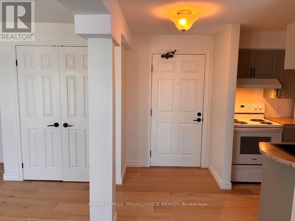 303 - 172 Main Street, Prince Edward County, Ontario  K0K 2T0 - Photo 15 - X13017396