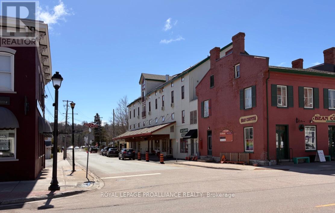 303 - 172 Main Street, Prince Edward County, Ontario  K0K 2T0 - Photo 2 - X13017396