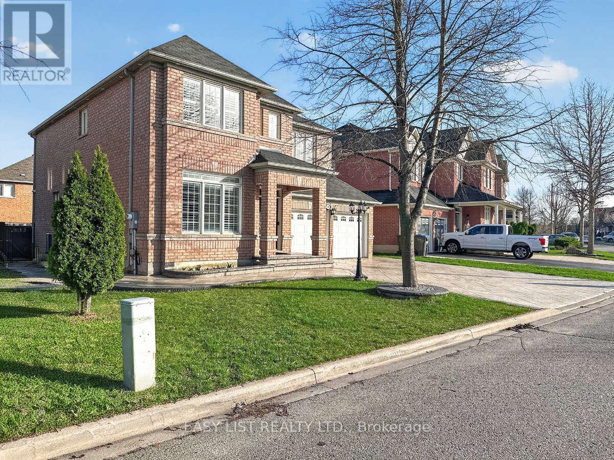 39 Good Hope Road, Brampton, Ontario  L6R 3L6 - Photo 3 - W13017504