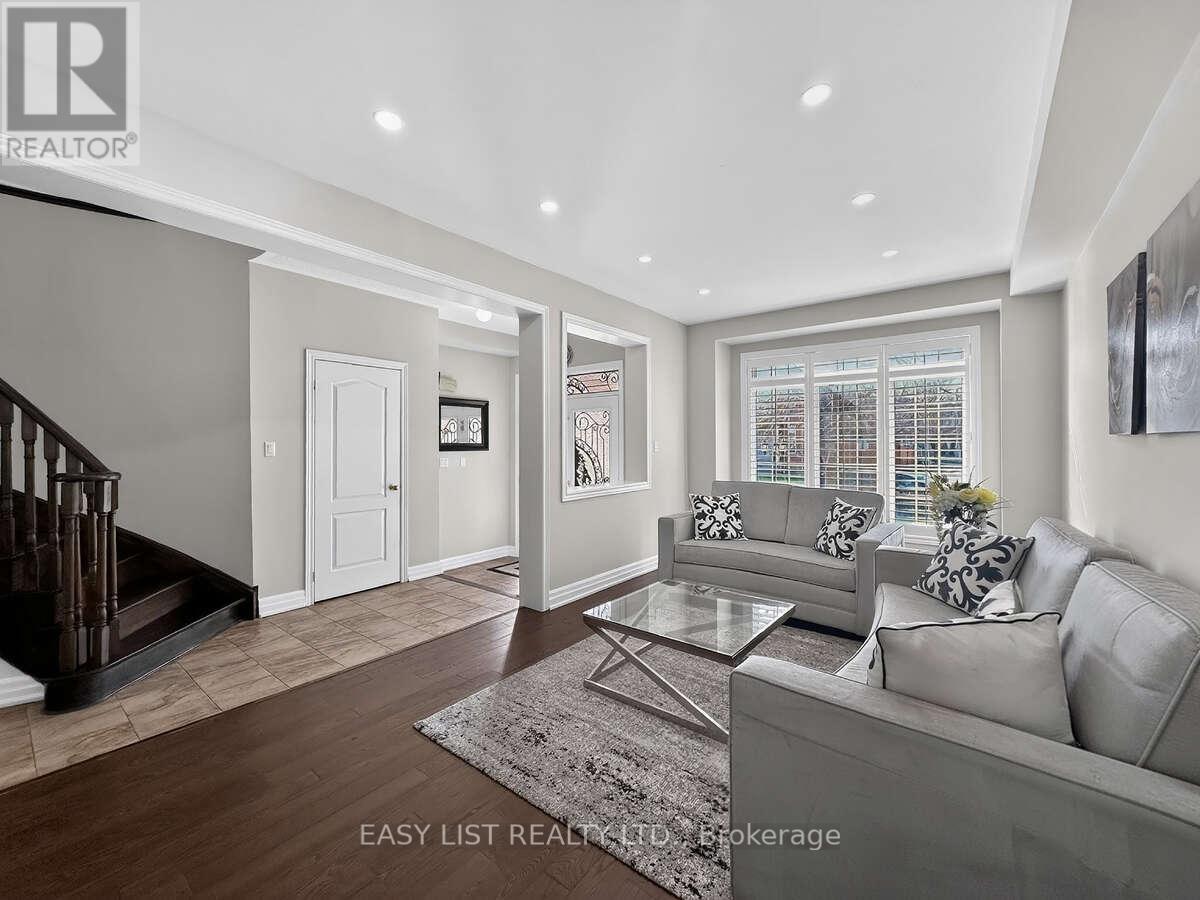 39 Good Hope Road, Brampton, Ontario  L6R 3L6 - Photo 6 - W13017504