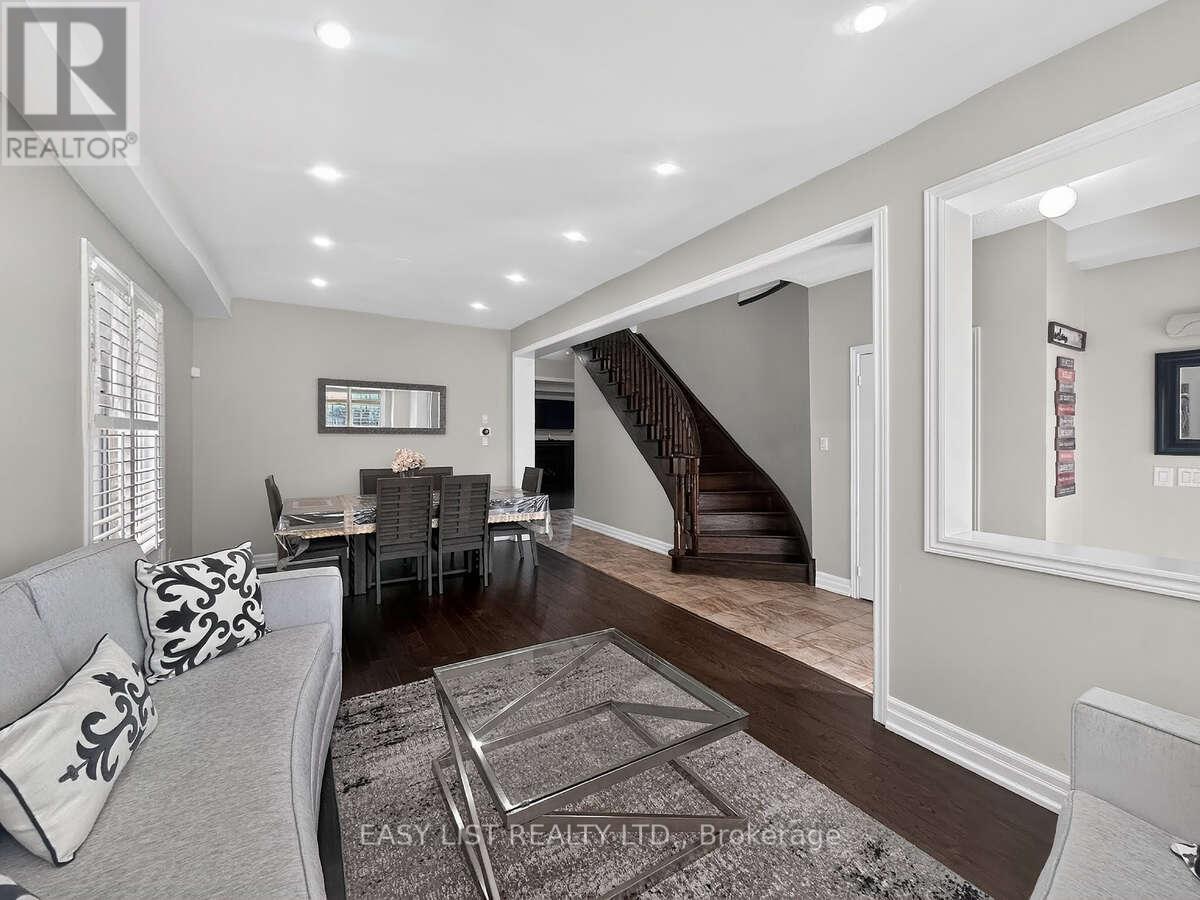 39 Good Hope Road, Brampton, Ontario  L6R 3L6 - Photo 7 - W13017504