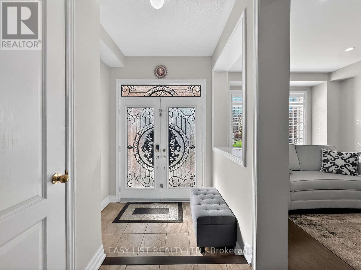 39 Good Hope Road, Brampton, Ontario  L6R 3L6 - Photo 8 - W13017504