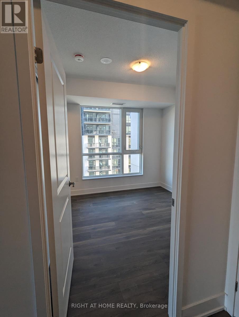 1607 - 202 Burnhamthorpe Road E, Mississauga, Ontario  L5A 0B2 - Photo 10 - W13017528