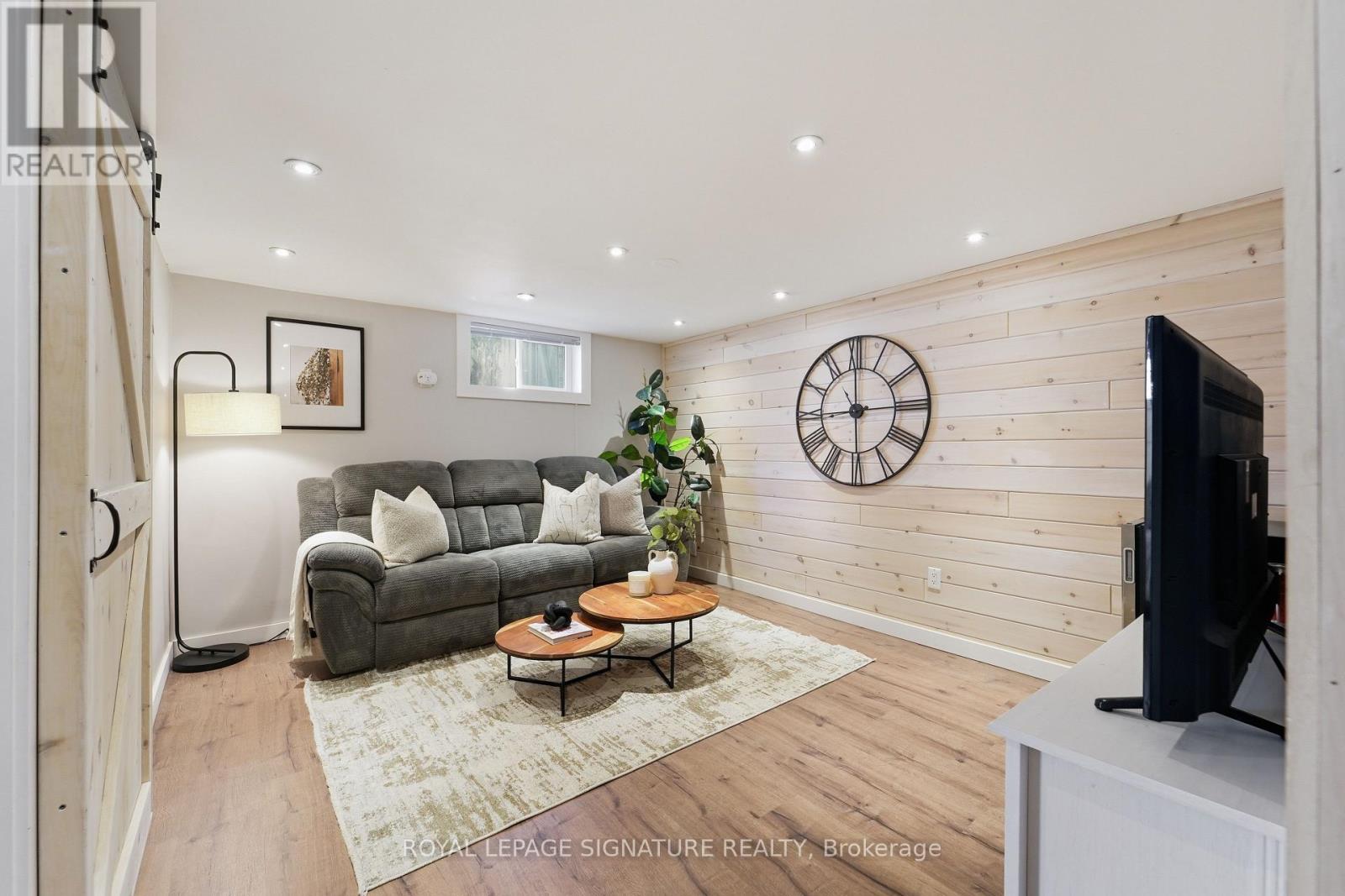 33 Cochrane Drive W, Toronto, Ontario  M8Z 3Z4 - Photo 14 - W13017530