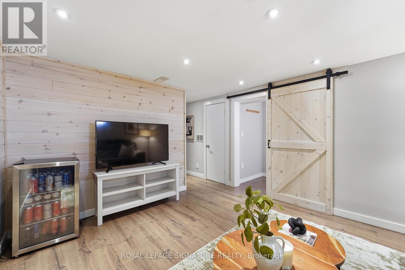 33 Cochrane Drive W, Toronto, Ontario  M8Z 3Z4 - Photo 15 - W13017530