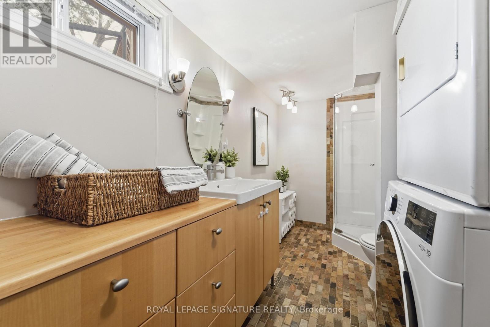 33 Cochrane Drive W, Toronto, Ontario  M8Z 3Z4 - Photo 18 - W13017530