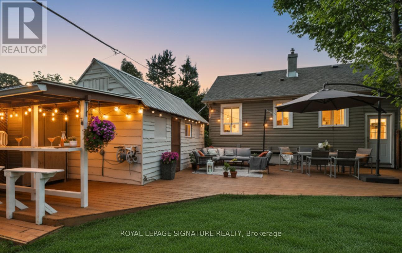 33 Cochrane Drive W, Toronto, Ontario  M8Z 3Z4 - Photo 2 - W13017530