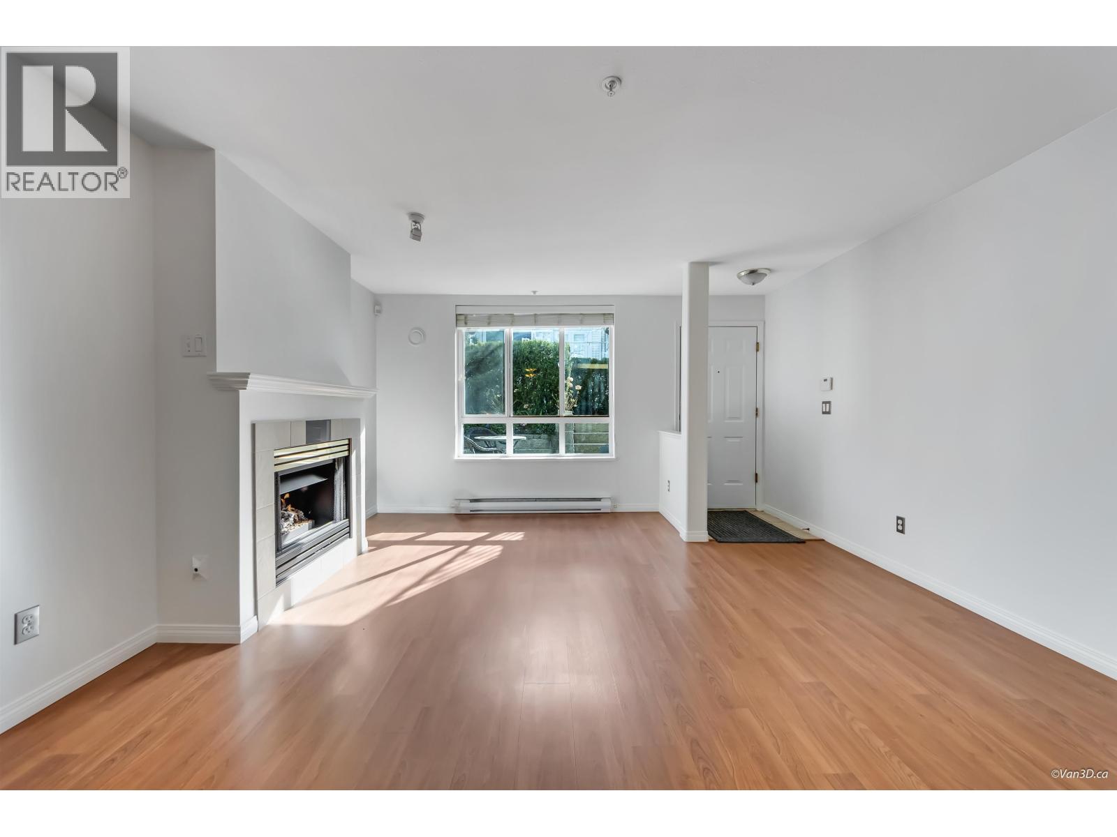 127 6588 SOUTHOAKS CRESCENT, Burnaby, British Columbia