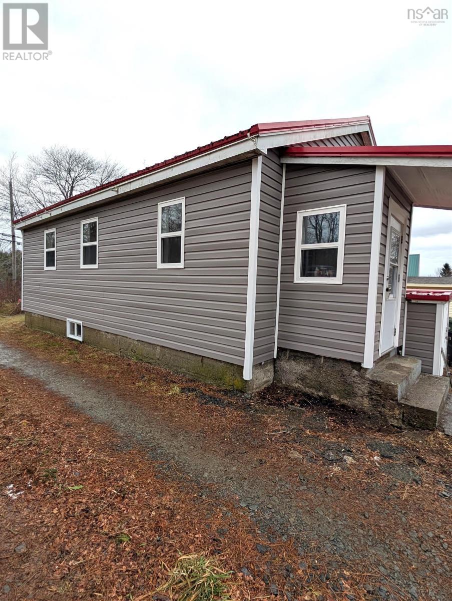 165 St. Phillips Street, Bridgewater, Nova Scotia  B4V 1W6 - Photo 19 - 202529313