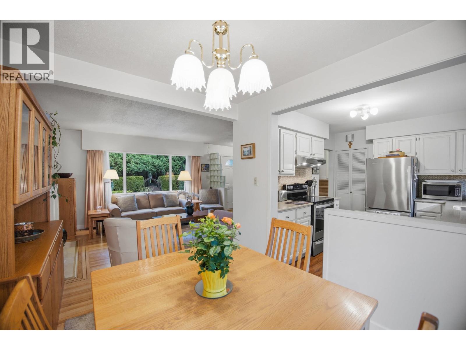 1852 Larson Road, North Vancouver, British Columbia  V7M 2Z6 - Photo 11 - R3112311