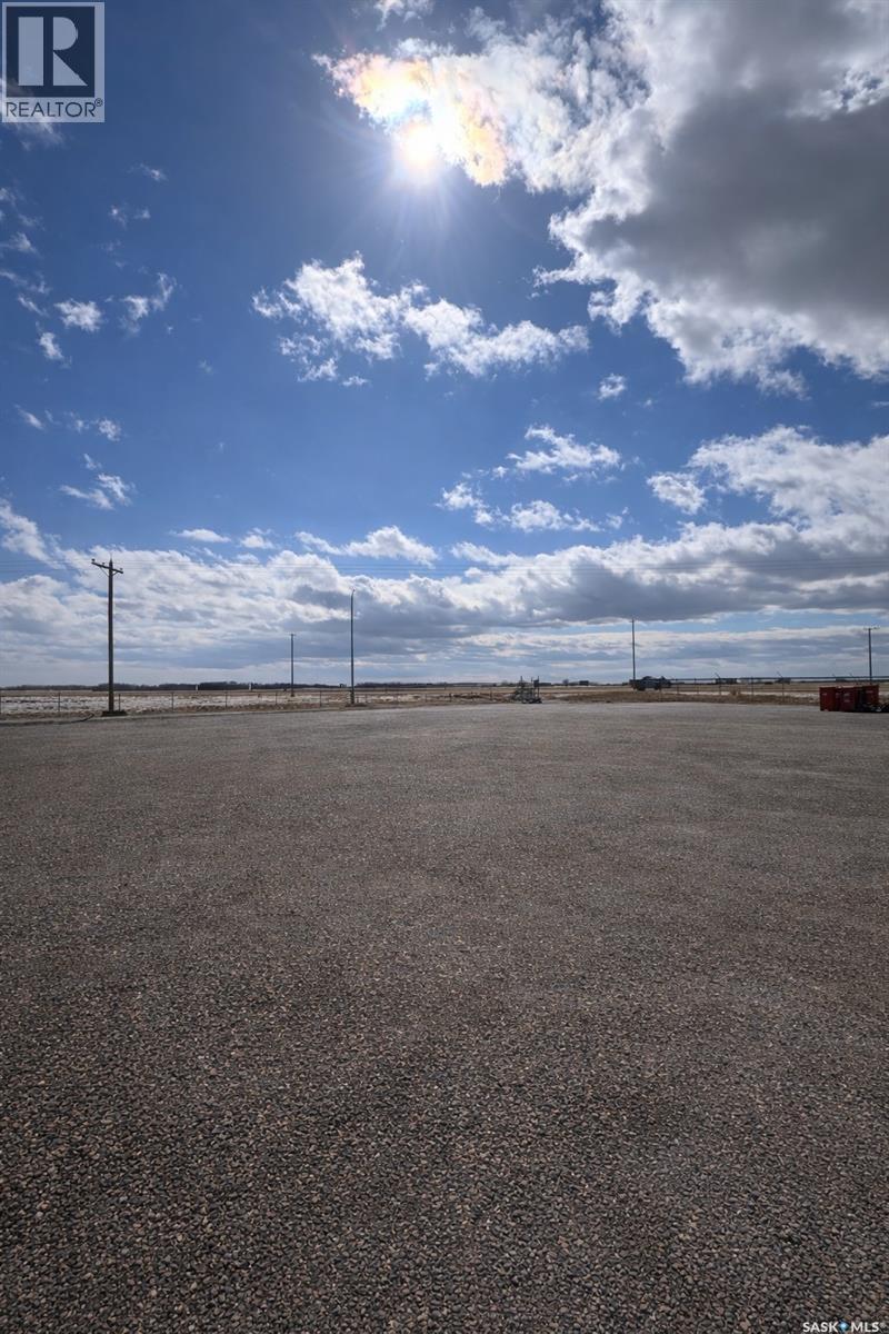 9&10 213 Service Road W, Langham, Saskatchewan  S0K 2L0 - Photo 4 - SK033352