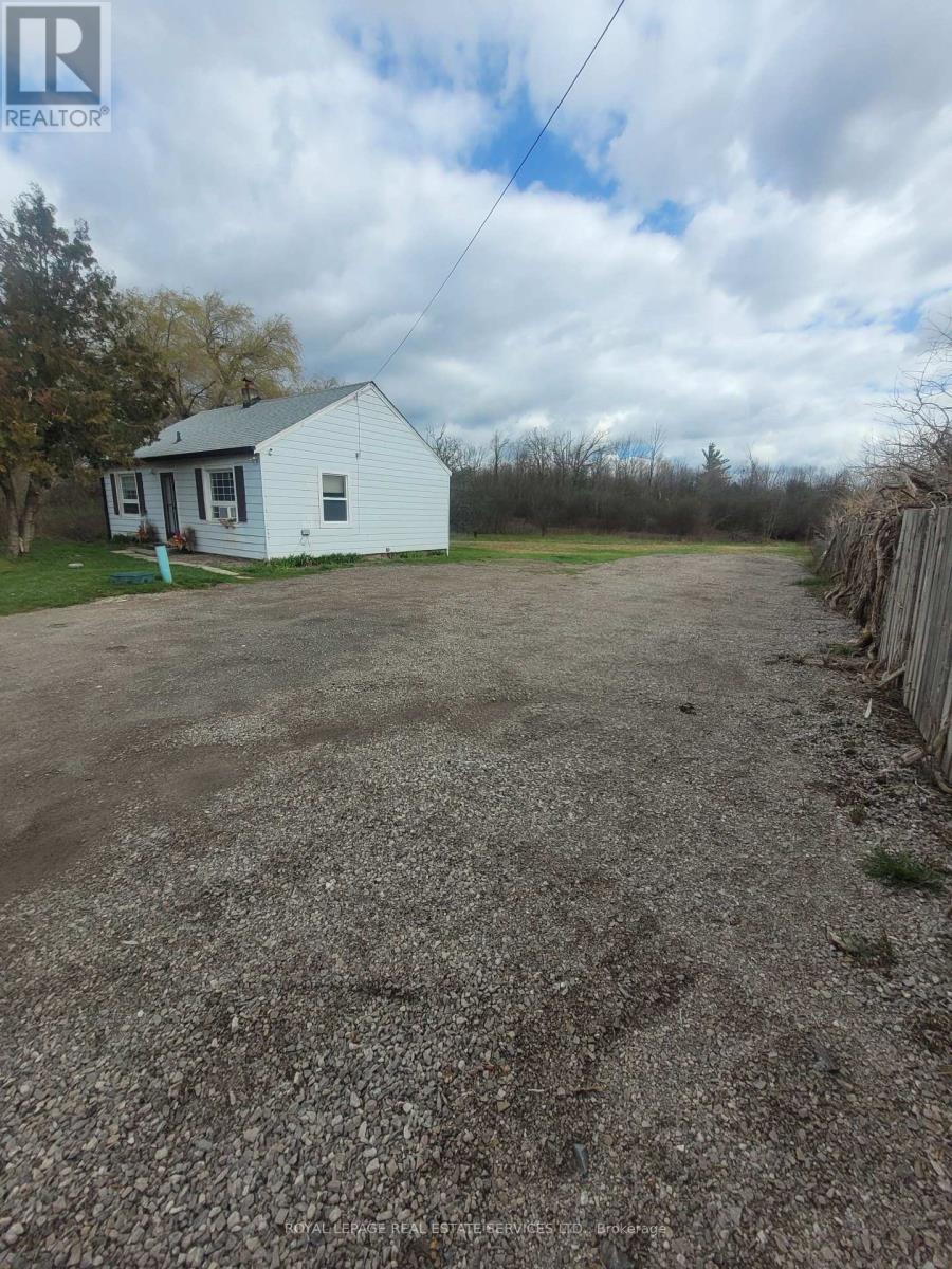 3209 Bronte Road, Oakville, Ontario  L6M 4J3 - Photo 3 - W12943224