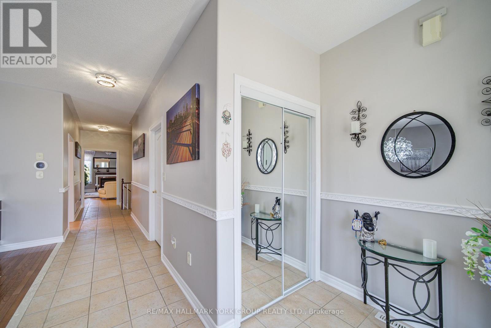 26 Regalia Way, Barrie (Innis-Shore), Ontario  L4M 7H7 - Photo 7 - S13017548