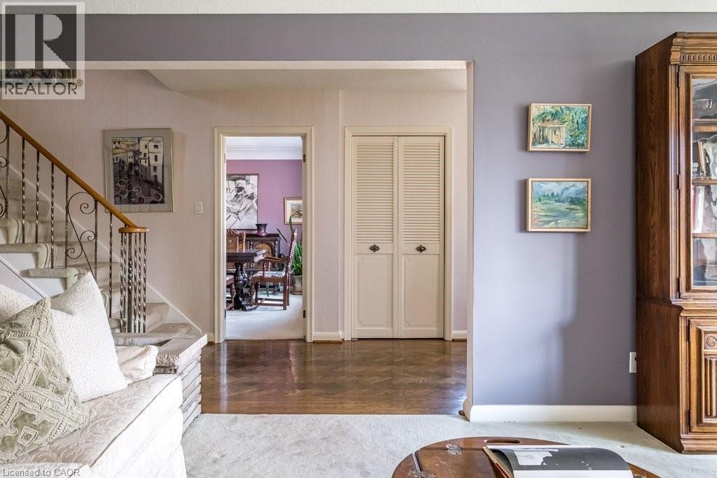 587 Sharalin Court, Burlington, Ontario  L7T 2N7 - Photo 10 - 40821056