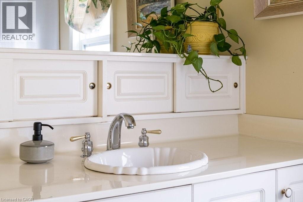 587 Sharalin Court, Burlington, Ontario  L7T 2N7 - Photo 27 - 40821056