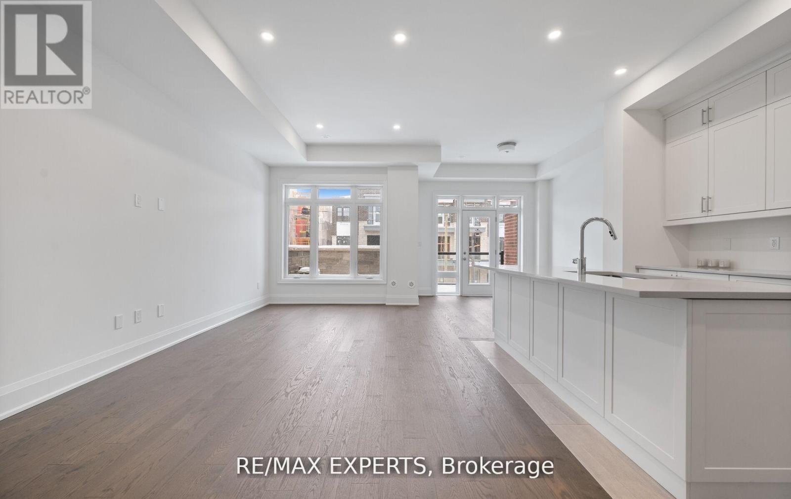 3304 Azam Way, Oakville, Ontario  L6M 4K1 - Photo 7 - W13017538