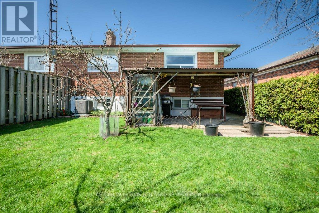 1188 Westerdam Road, Mississauga, Ontario  L4Y 2H4 - Photo 32 - W13017554