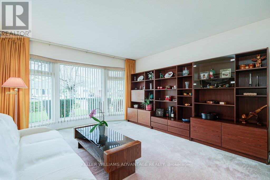 1188 Westerdam Road, Mississauga, Ontario  L4Y 2H4 - Photo 4 - W13017554