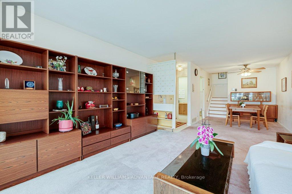 1188 Westerdam Road, Mississauga, Ontario  L4Y 2H4 - Photo 5 - W13017554