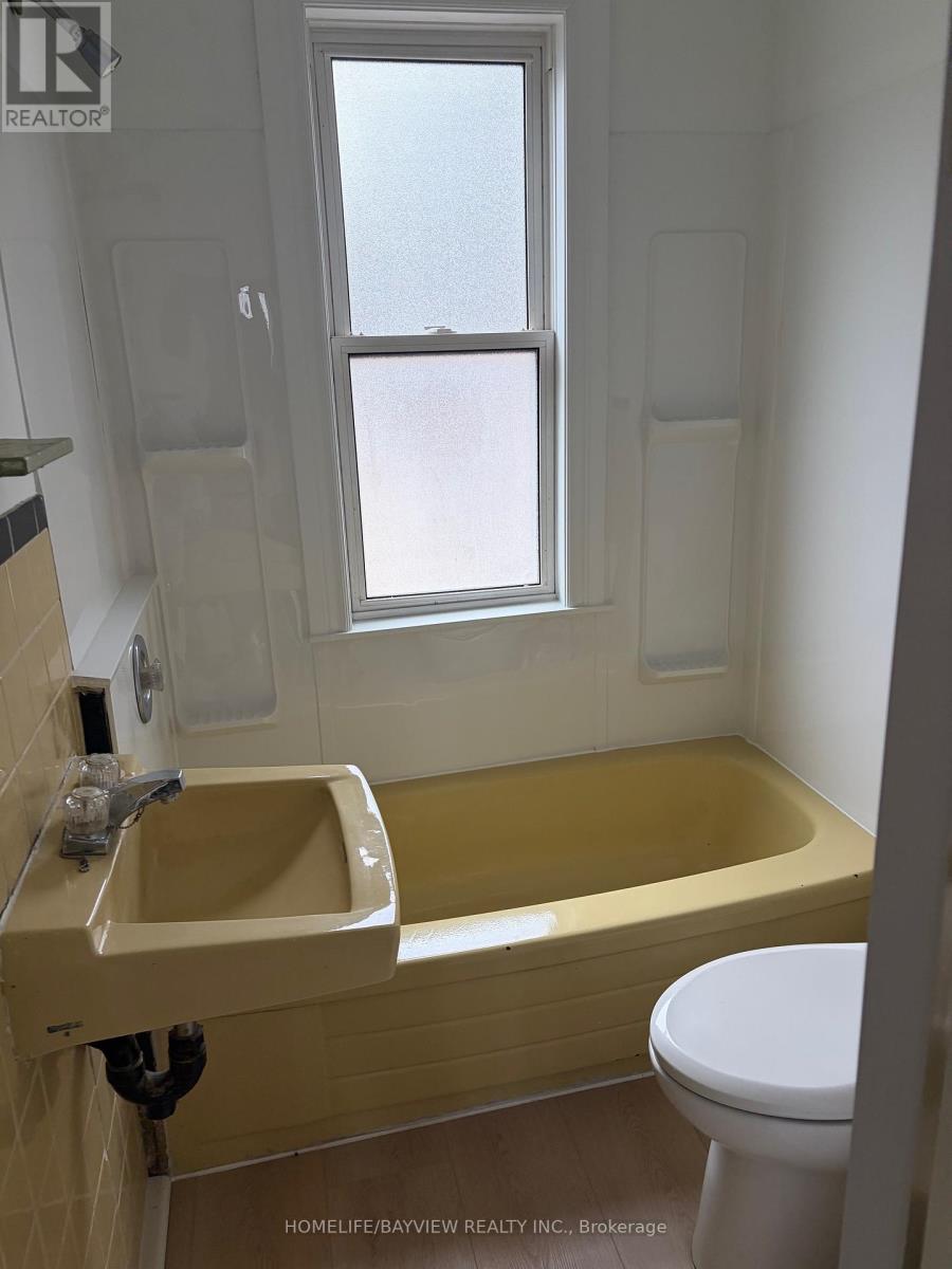 2nd & 3rd Floors - 78 Woodycrest Avenue, Toronto, Ontario  M4J 3A7 - Photo 5 - E13010858