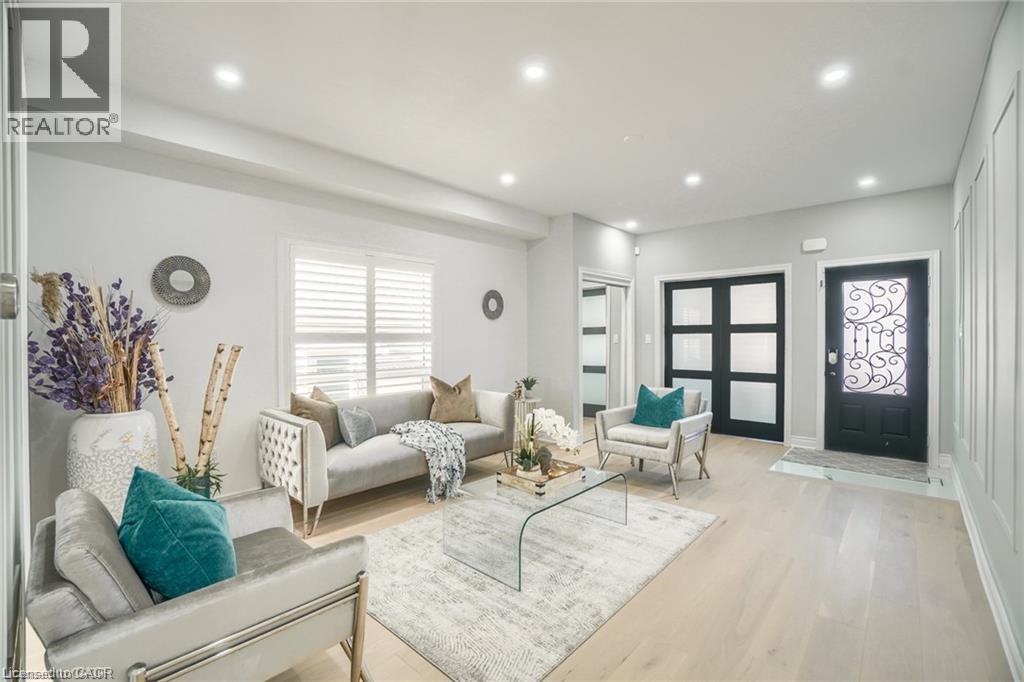 318 Wallace Street, Dufferin, Ontario  L9V 2S2 - Photo 3 - 40822198