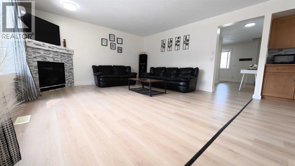 217 Coopers Grove SW, Airdrie, Alberta  T2B 0G4 - Photo 12 - A2303255
