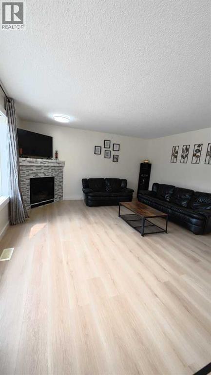 217 Coopers Grove SW, Airdrie, Alberta  T2B 0G4 - Photo 15 - A2303255