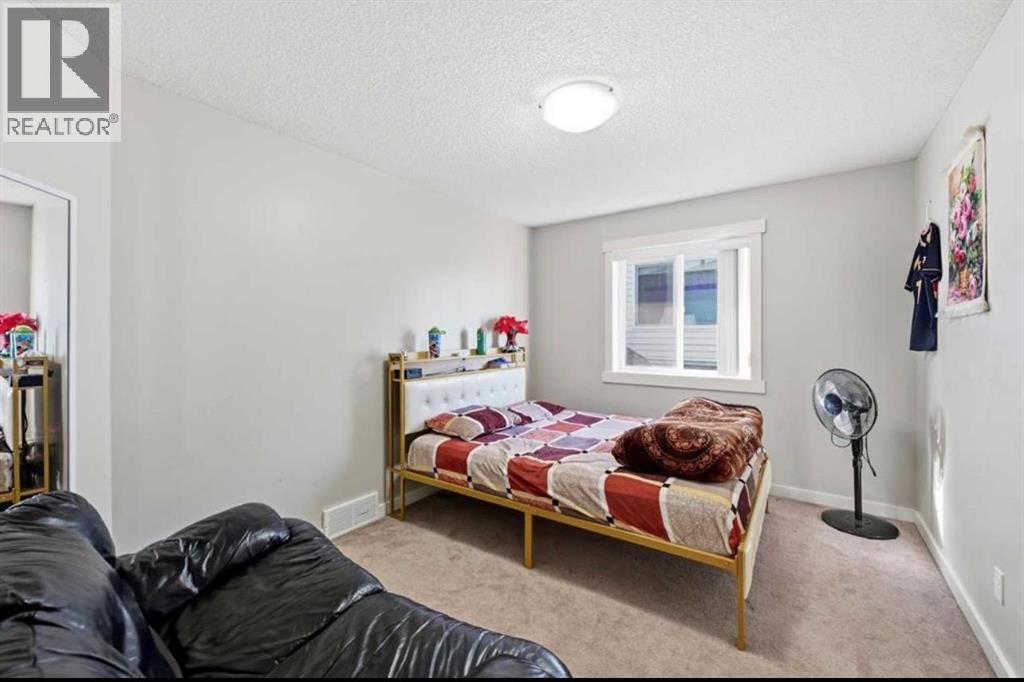 217 Coopers Grove SW, Airdrie, Alberta  T2B 0G4 - Photo 32 - A2303255