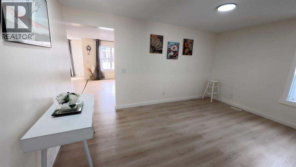 217 Coopers Grove SW, Airdrie, Alberta  T2B 0G4 - Photo 9 - A2303255