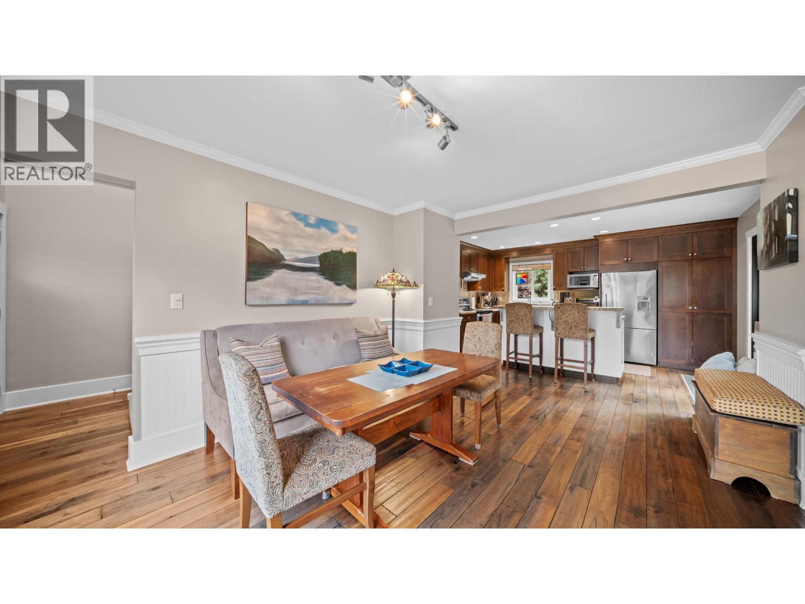 5503 Brookdale Court, Burnaby, British Columbia  V5B 2C6 - Photo 9 - R3111770