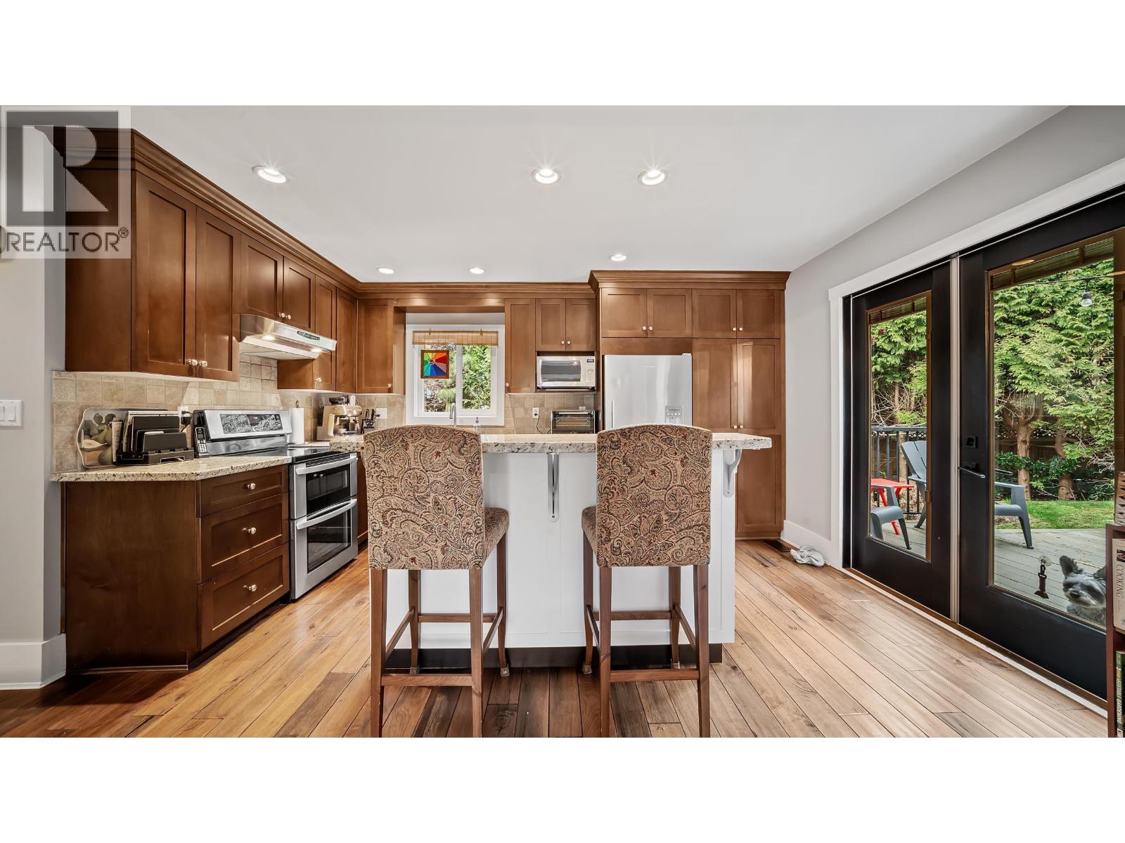 5503 Brookdale Court, Burnaby, British Columbia  V5B 2C6 - Photo 6 - R3111770